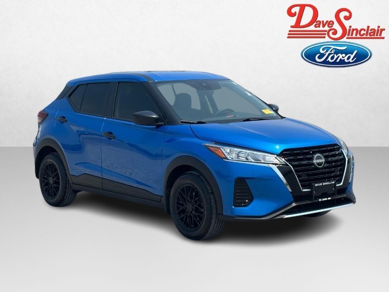 Nissan Kicks Play Vehicle Full-screen Gallery Image 04