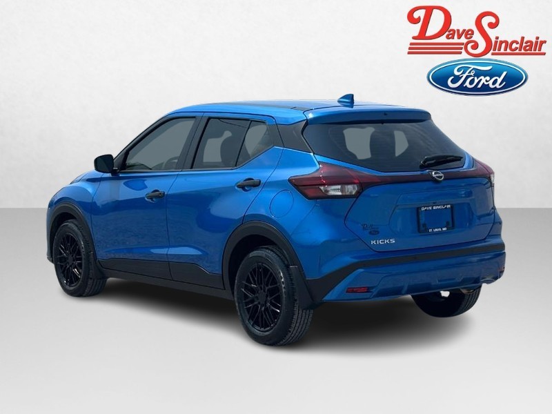 Nissan Kicks Play Vehicle Full-screen Gallery Image 09