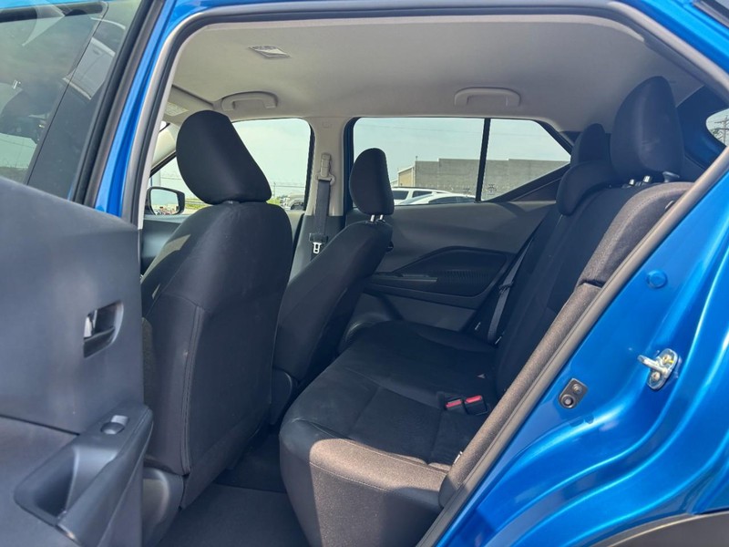 Nissan Kicks Play Vehicle Full-screen Gallery Image 13