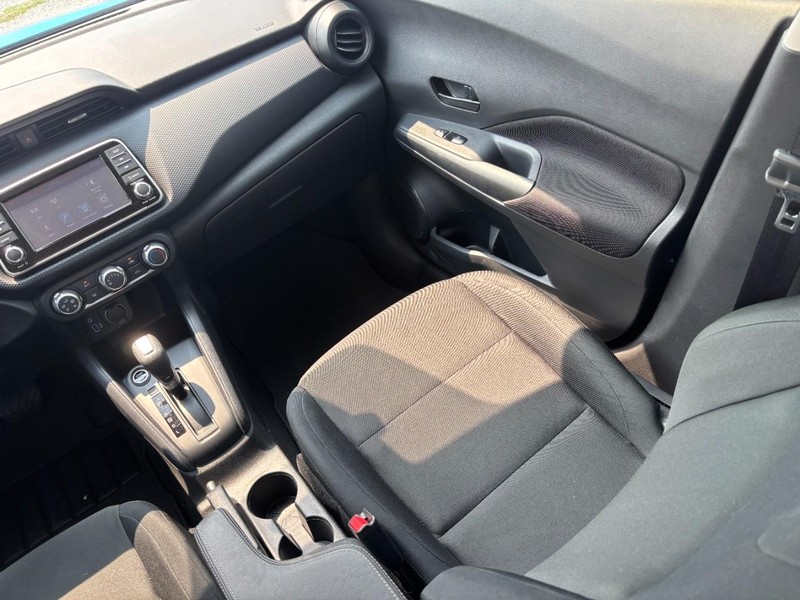 Nissan Kicks Play Vehicle Full-screen Gallery Image 16