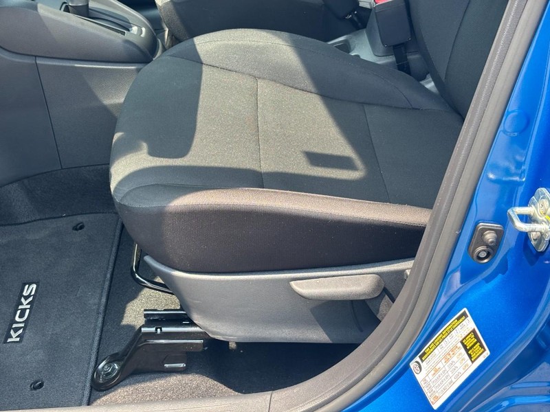 Nissan Kicks Play Vehicle Full-screen Gallery Image 17