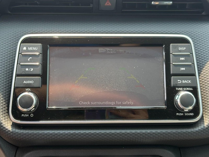 Nissan Kicks Play Vehicle Full-screen Gallery Image 23