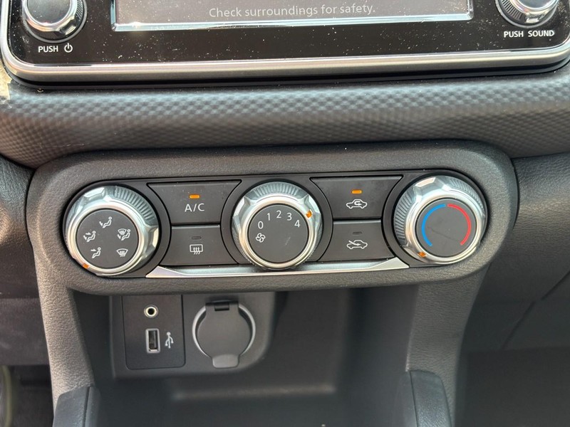 Nissan Kicks Play Vehicle Full-screen Gallery Image 24