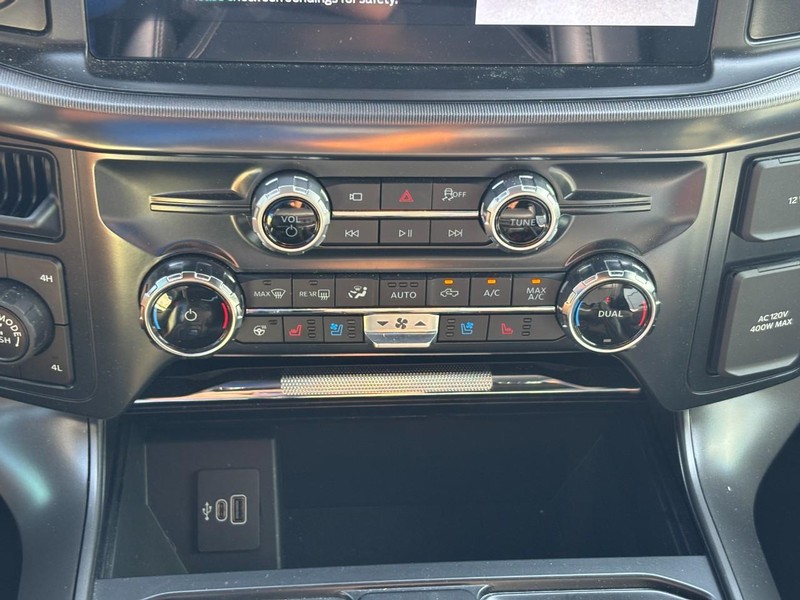 Ford F-150 Vehicle Full-screen Gallery Image 24