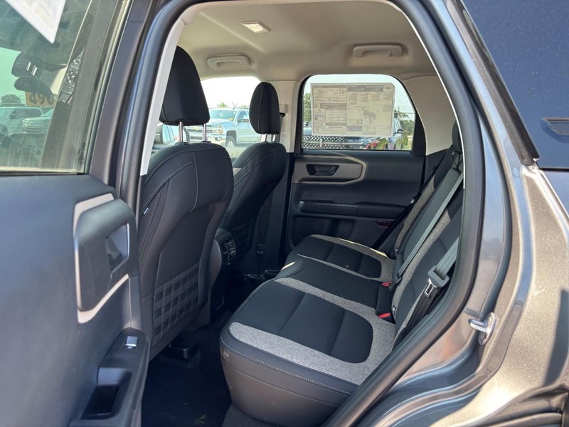 Ford Bronco Sport Vehicle Full-screen Gallery Image 13