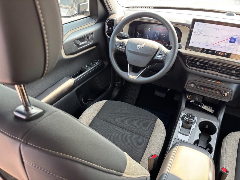 Ford Bronco Sport Vehicle Full-screen Gallery Image 14