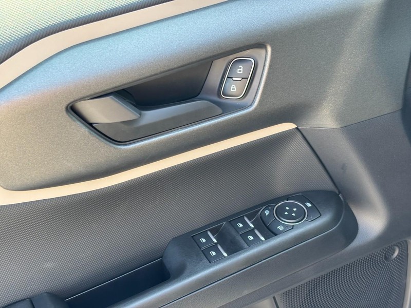 Ford Bronco Sport Vehicle Full-screen Gallery Image 18