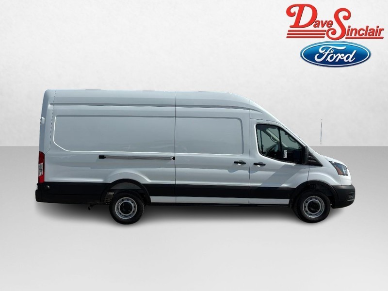 Ford Transit Cargo Van Vehicle Full-screen Gallery Image 05