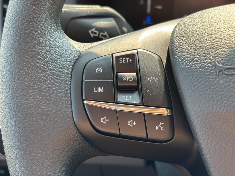 Ford Transit Cargo Van Vehicle Full-screen Gallery Image 18
