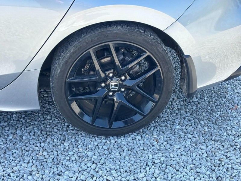 Honda Civic Hatchback Vehicle Full-screen Gallery Image 12