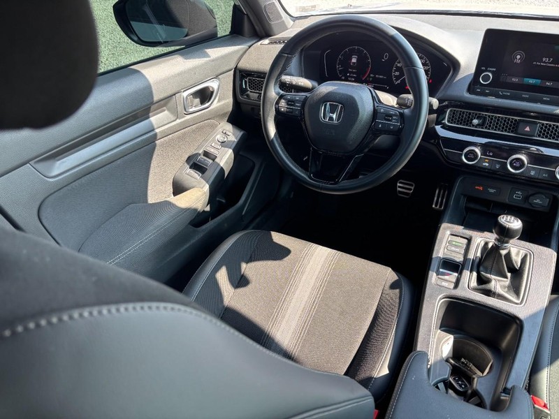 Honda Civic Hatchback Vehicle Full-screen Gallery Image 14