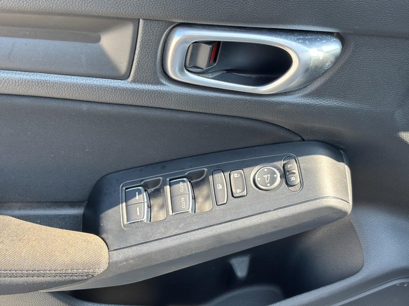 Honda Civic Hatchback Vehicle Full-screen Gallery Image 18