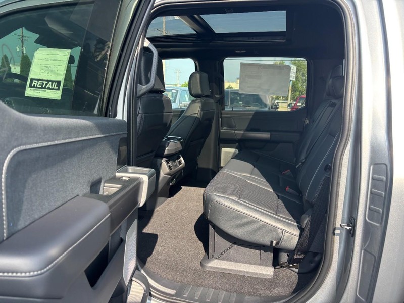 Ford F-150 Vehicle Full-screen Gallery Image 13
