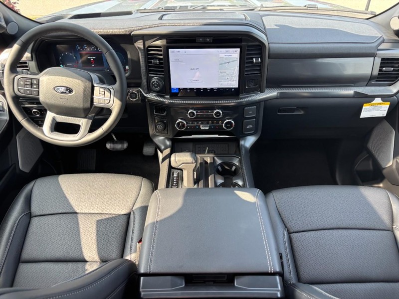 Ford F-150 Vehicle Full-screen Gallery Image 15