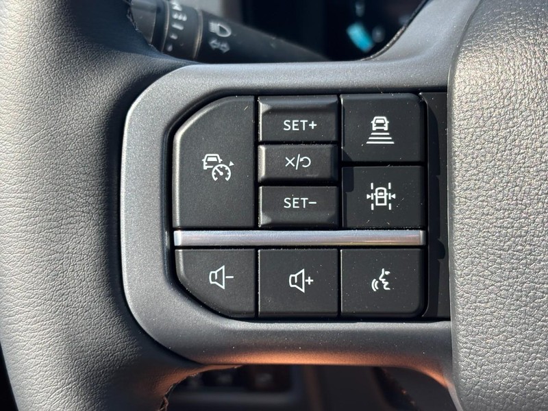 Ford F-150 Vehicle Full-screen Gallery Image 19