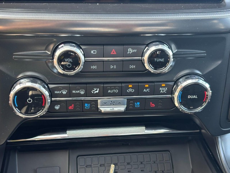 Ford F-150 Vehicle Full-screen Gallery Image 25