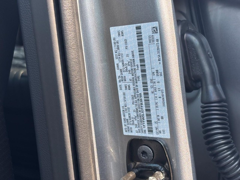 Ford F-150 Vehicle Full-screen Gallery Image 26