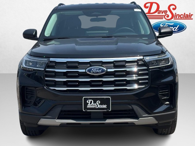 Ford Explorer Vehicle Full-screen Gallery Image 02