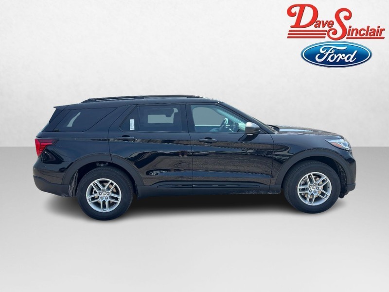 Ford Explorer Vehicle Full-screen Gallery Image 05