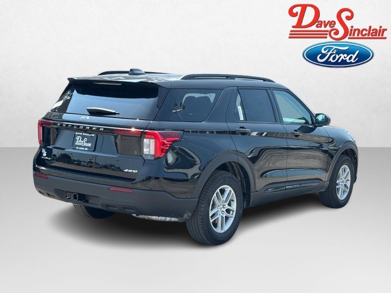 Ford Explorer Vehicle Full-screen Gallery Image 07