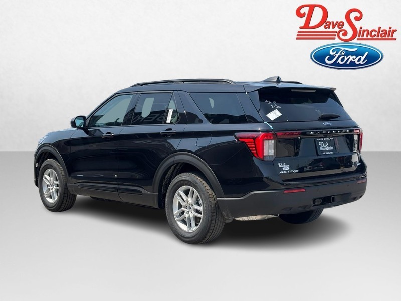 Ford Explorer Vehicle Full-screen Gallery Image 09