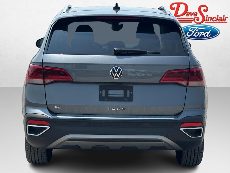 Volkswagen Taos Vehicle Full-screen Gallery Image 08