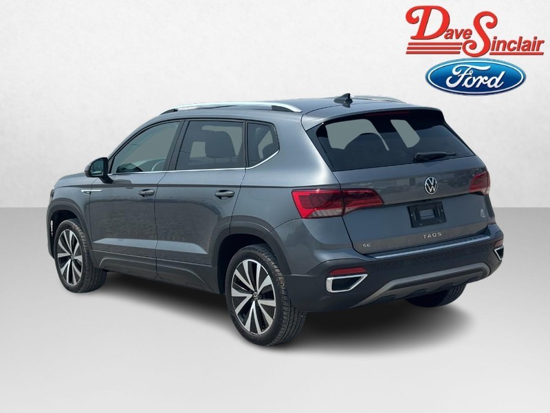 Volkswagen Taos Vehicle Full-screen Gallery Image 09