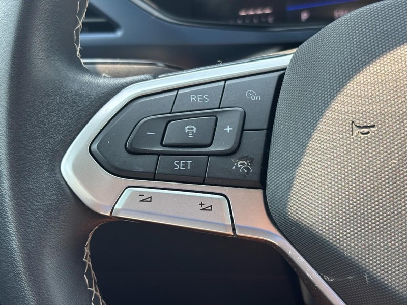 Volkswagen Taos Vehicle Full-screen Gallery Image 19