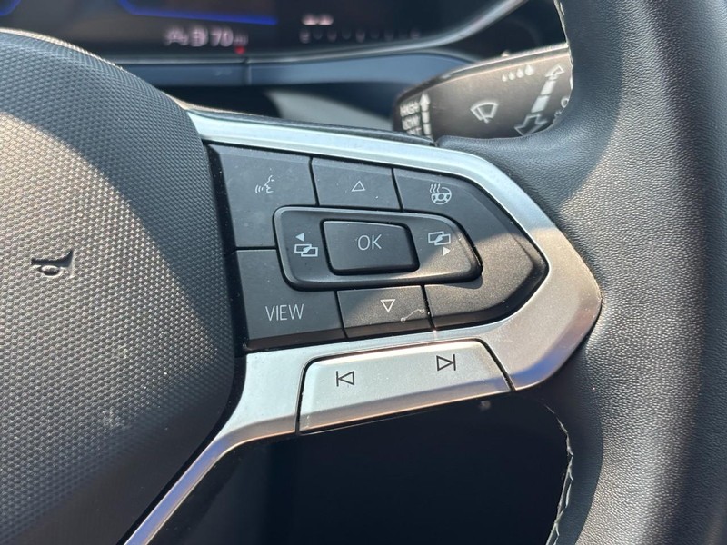 Volkswagen Taos Vehicle Full-screen Gallery Image 20