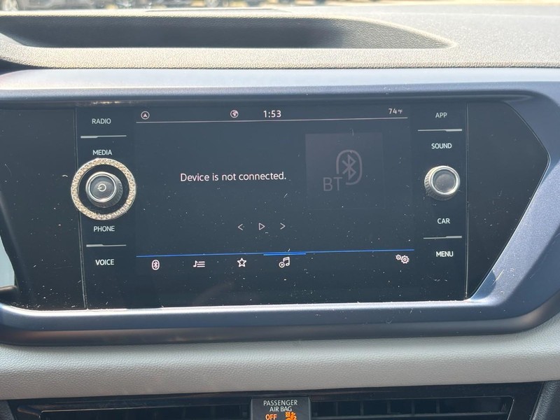 Volkswagen Taos Vehicle Full-screen Gallery Image 22