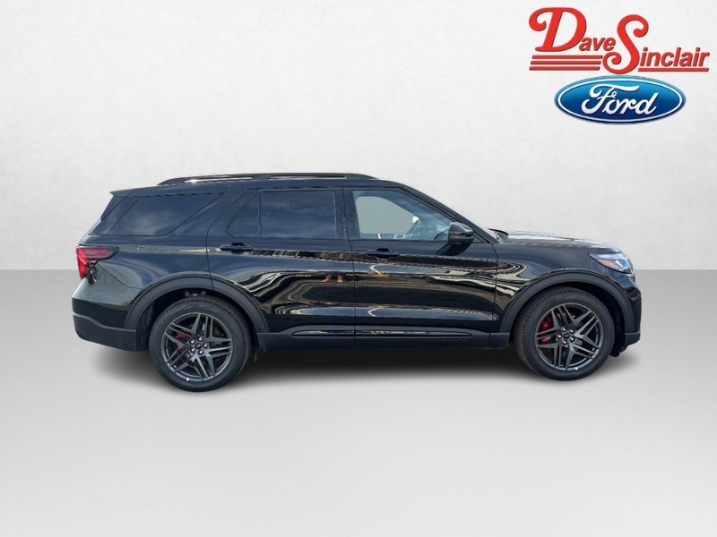 Ford Explorer Vehicle Full-screen Gallery Image 05