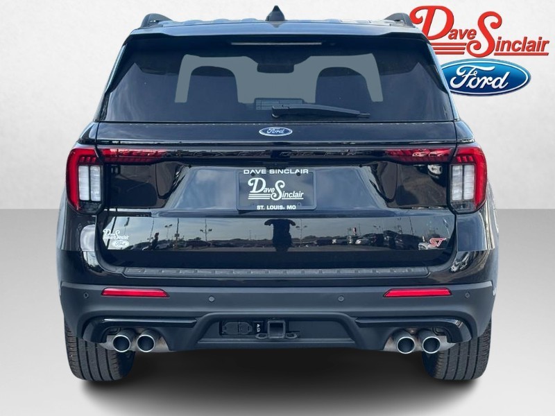 Ford Explorer Vehicle Full-screen Gallery Image 08