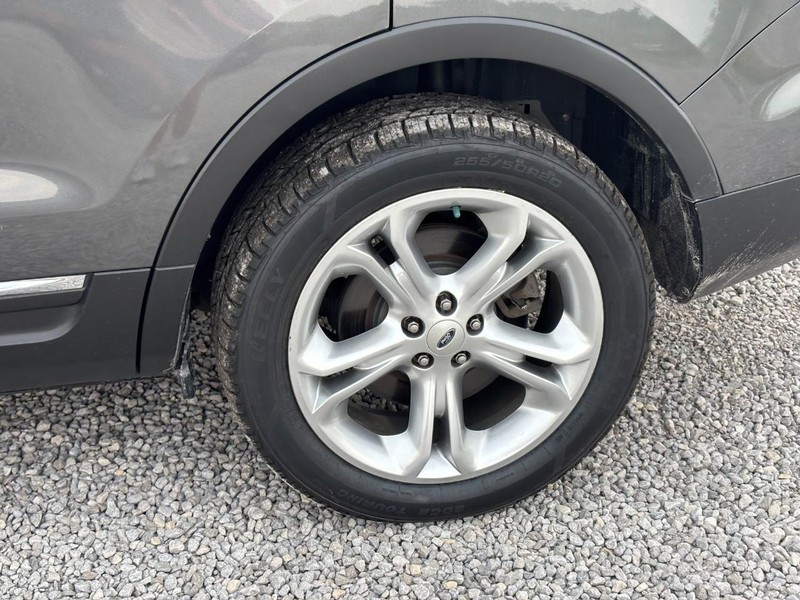 Ford Explorer Vehicle Image 11