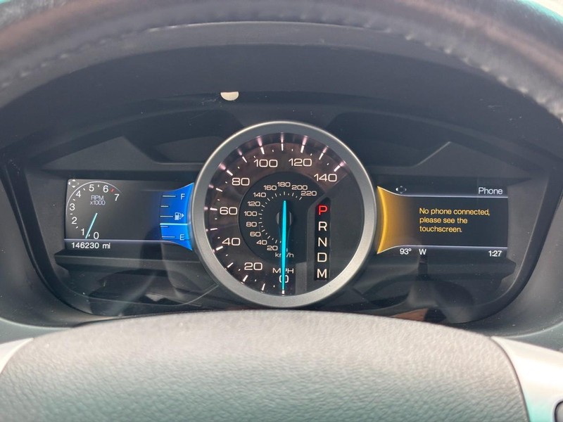 Ford Explorer Vehicle Image 21