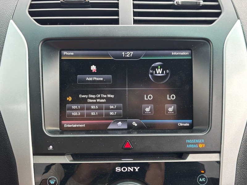 Ford Explorer Vehicle Image 22