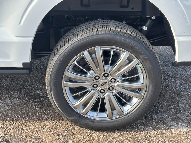 Ford F-150 Vehicle Full-screen Gallery Image 12