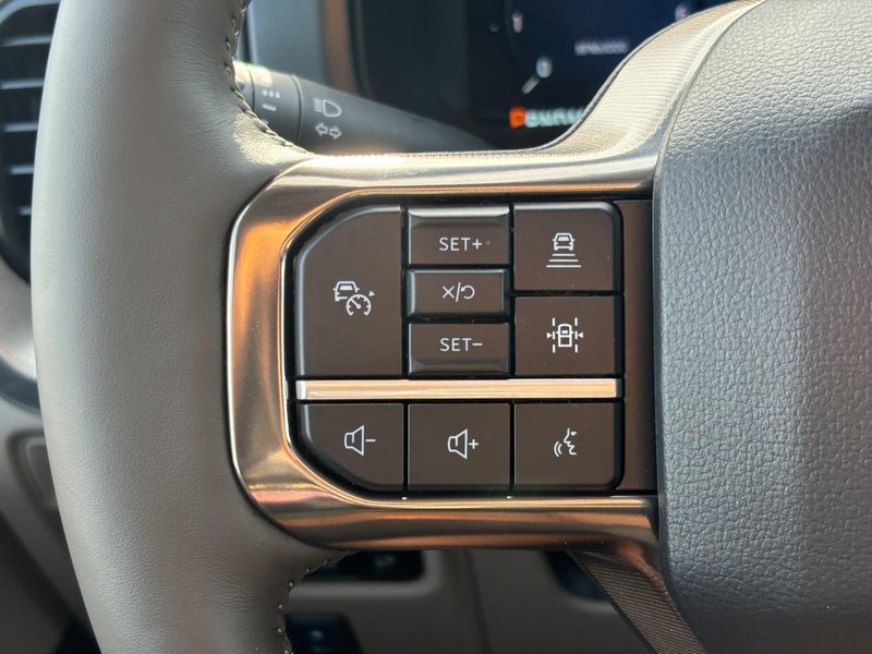 Ford F-150 Vehicle Full-screen Gallery Image 19
