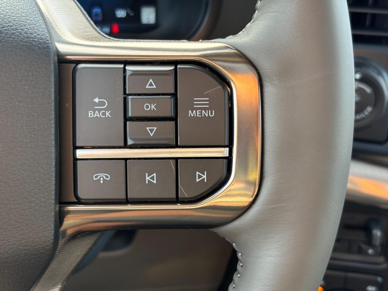 Ford F-150 Vehicle Full-screen Gallery Image 20