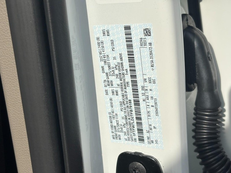 Ford F-150 Vehicle Full-screen Gallery Image 25