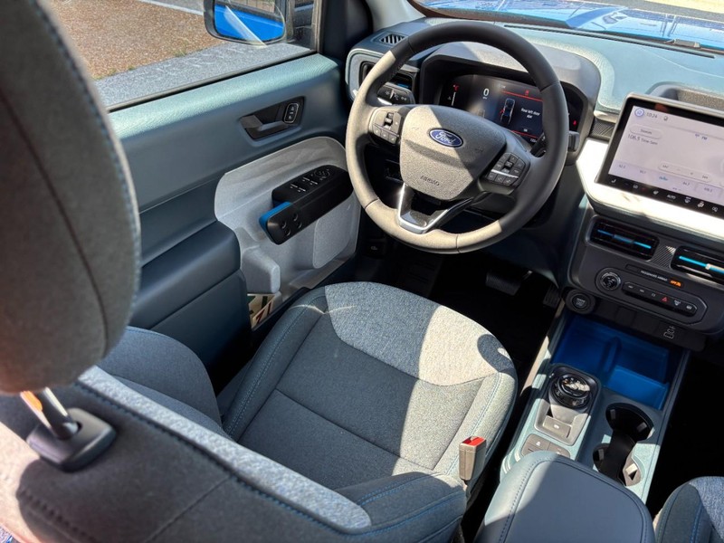 Ford Maverick Vehicle Full-screen Gallery Image 14
