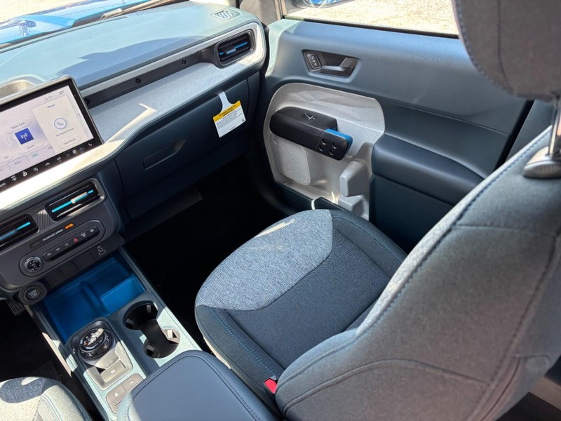 Ford Maverick Vehicle Full-screen Gallery Image 16