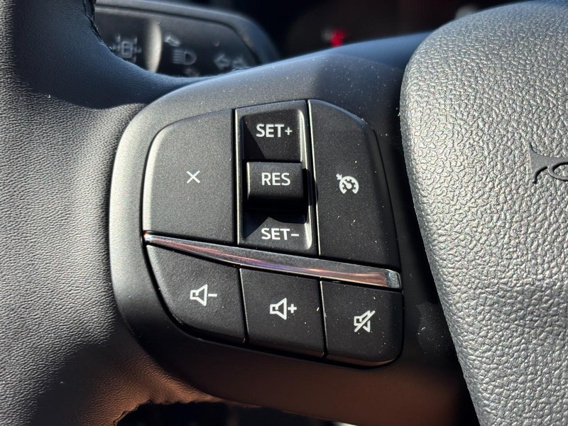 Ford Maverick Vehicle Full-screen Gallery Image 19