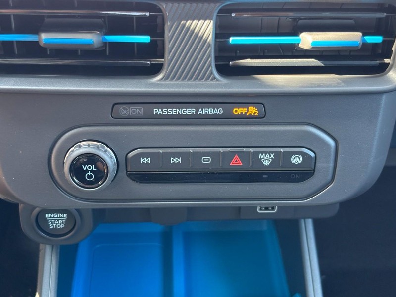 Ford Maverick Vehicle Full-screen Gallery Image 24