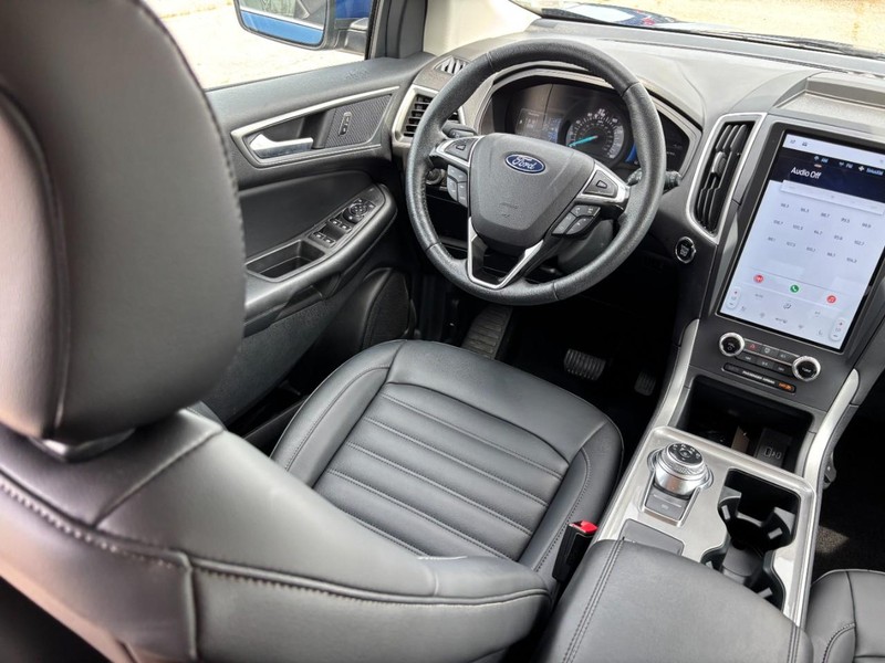Ford Edge Vehicle Image 14