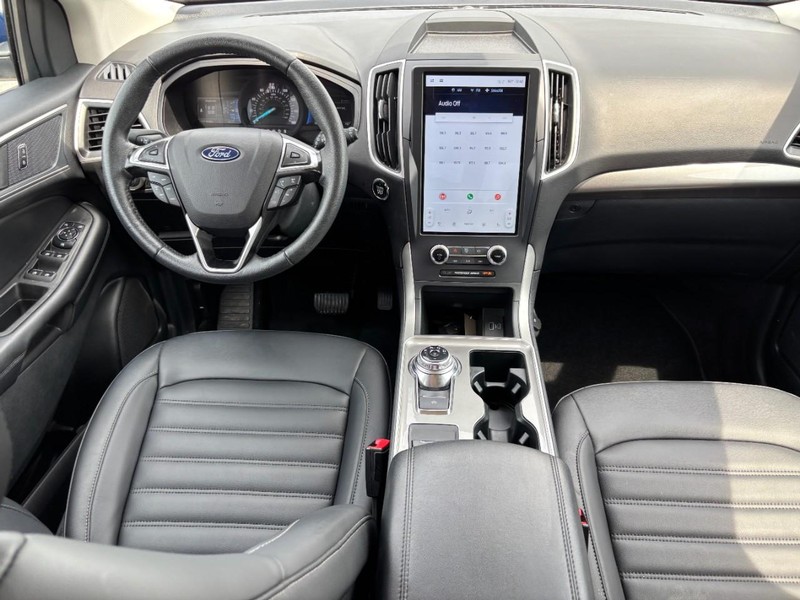 Ford Edge Vehicle Image 15