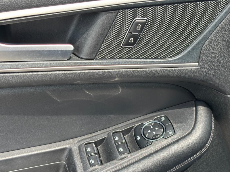 Ford Edge Vehicle Image 18