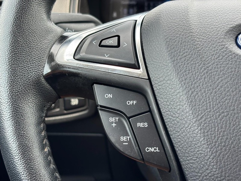 Ford Edge Vehicle Image 19