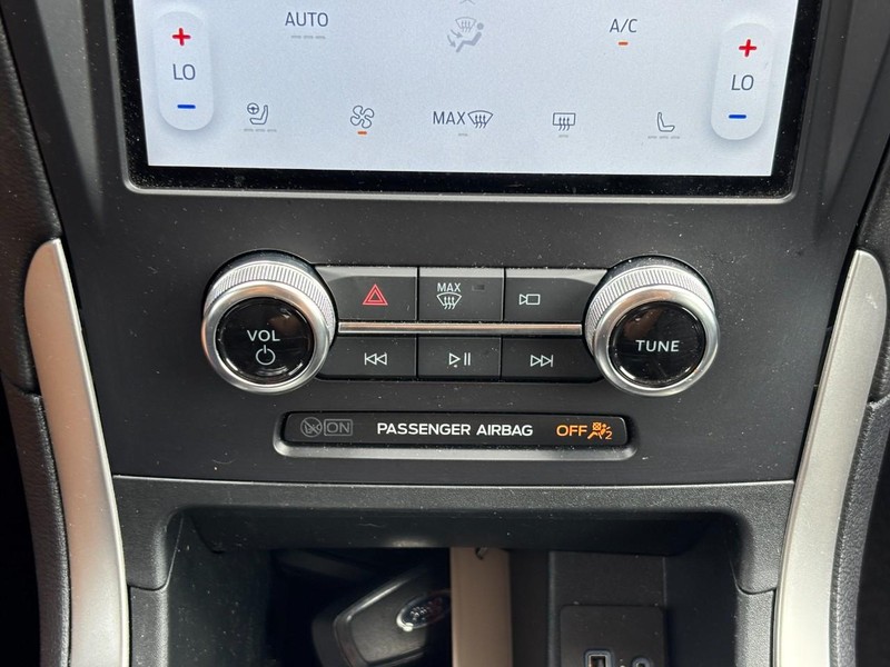 Ford Edge Vehicle Image 24