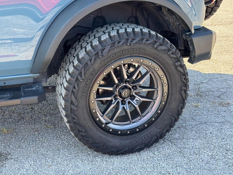 Ford Bronco Vehicle Image 12