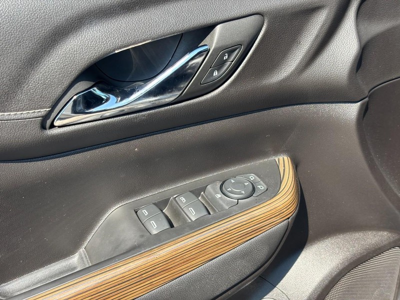 GMC Acadia Vehicle Image 19